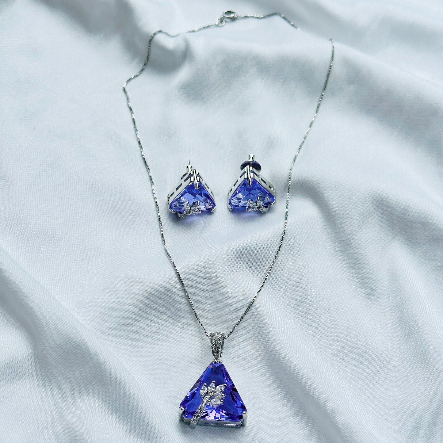 Lilac-Purple Cubic Zircon American Diamond Silver Plated Pendant Set