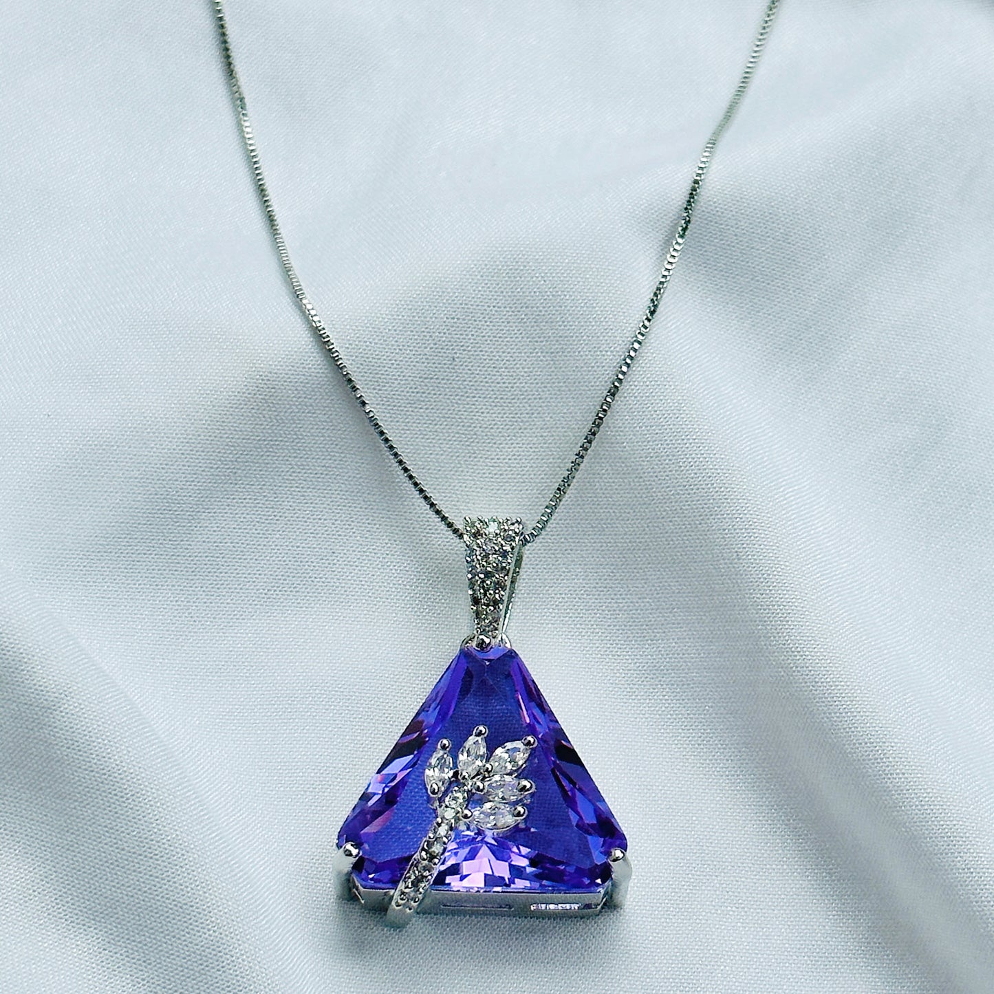 Lilac-Purple Cubic Zircon American Diamond Silver Plated Pendant Set