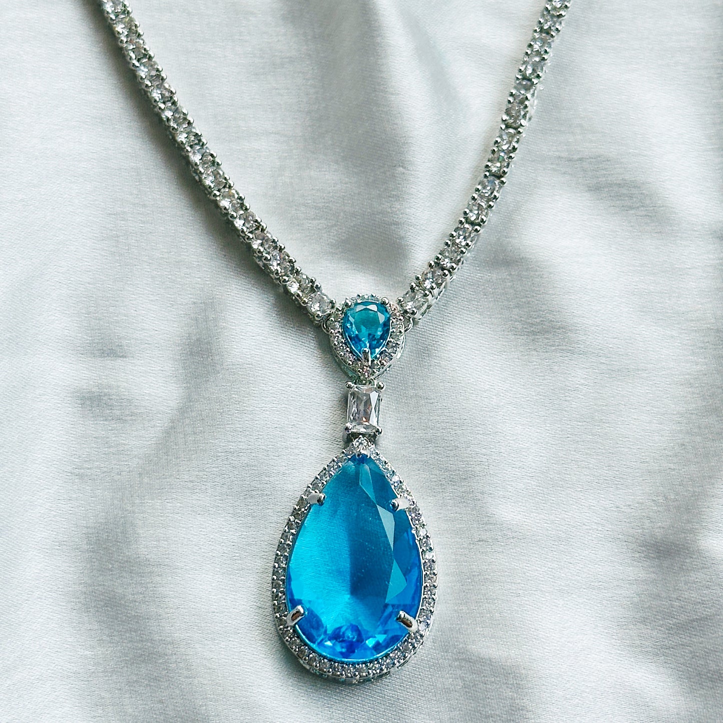 Aqua Blue Sapphire Cubic Zircon Stone American Diamond Silver Plated Necklace Set