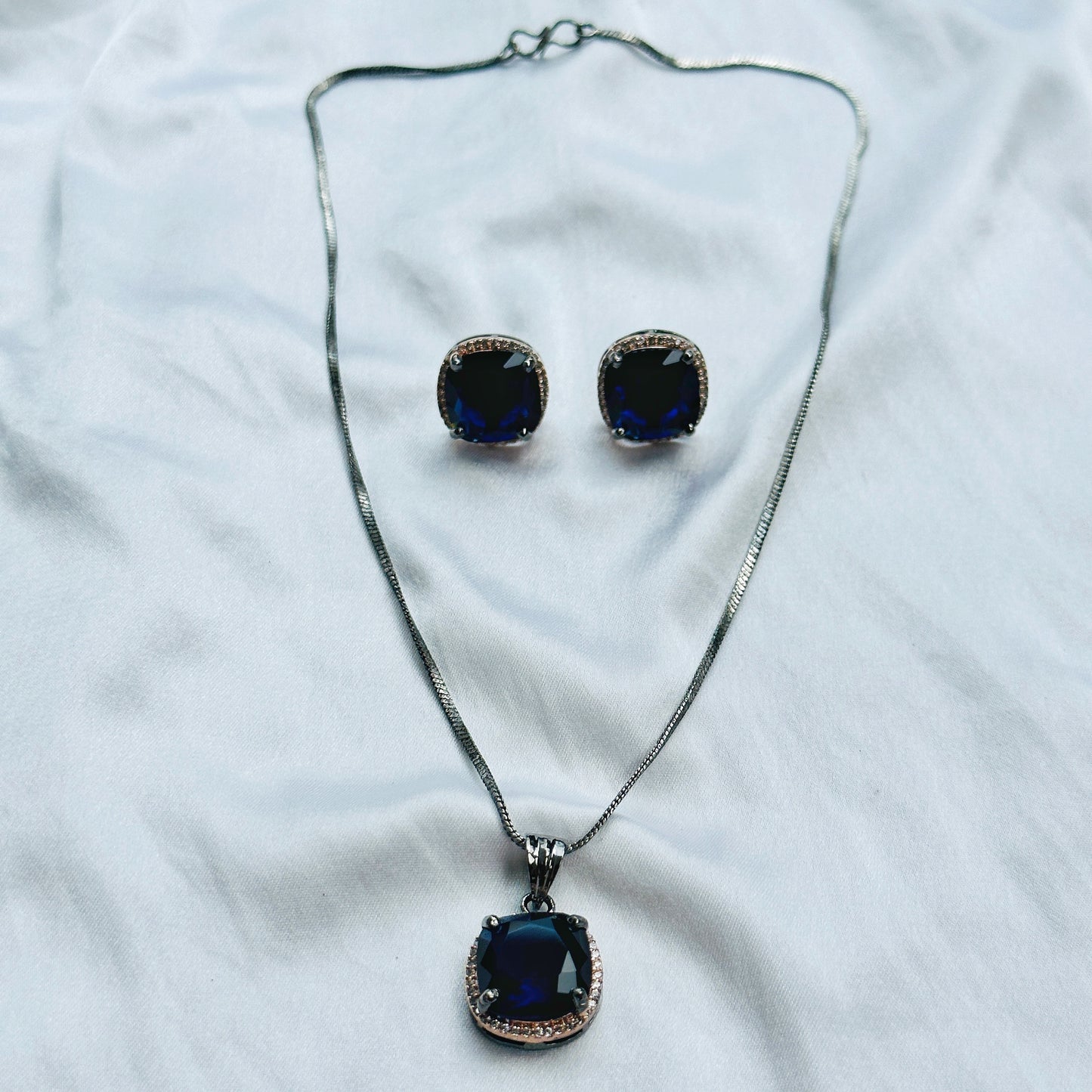 Blue Sapphire Cubic Zircon American Diamond Victorian Plated Pendant Set