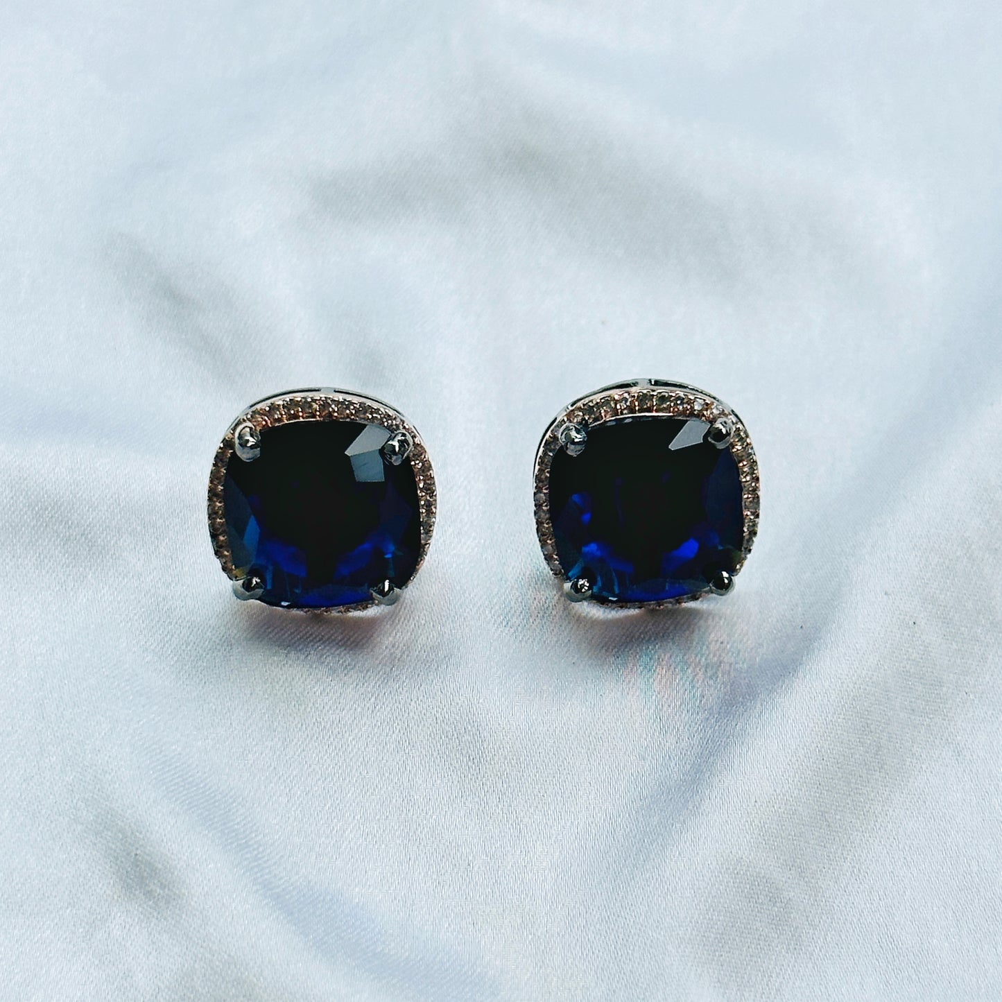 Blue Sapphire Cubic Zircon American Diamond Victorian Plated Pendant Set