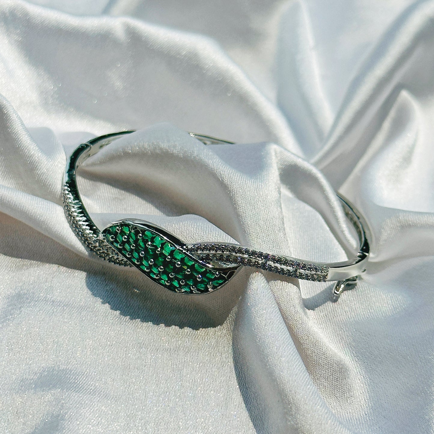 Green Emerald Cubic Zircon American Diamond Silver Plated Bangle Bracelet