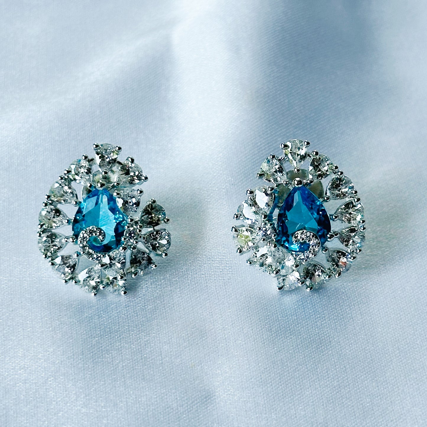 Aqua Blue Sapphire Cubic Zircon American Diamond Silver Plated Pendant Set