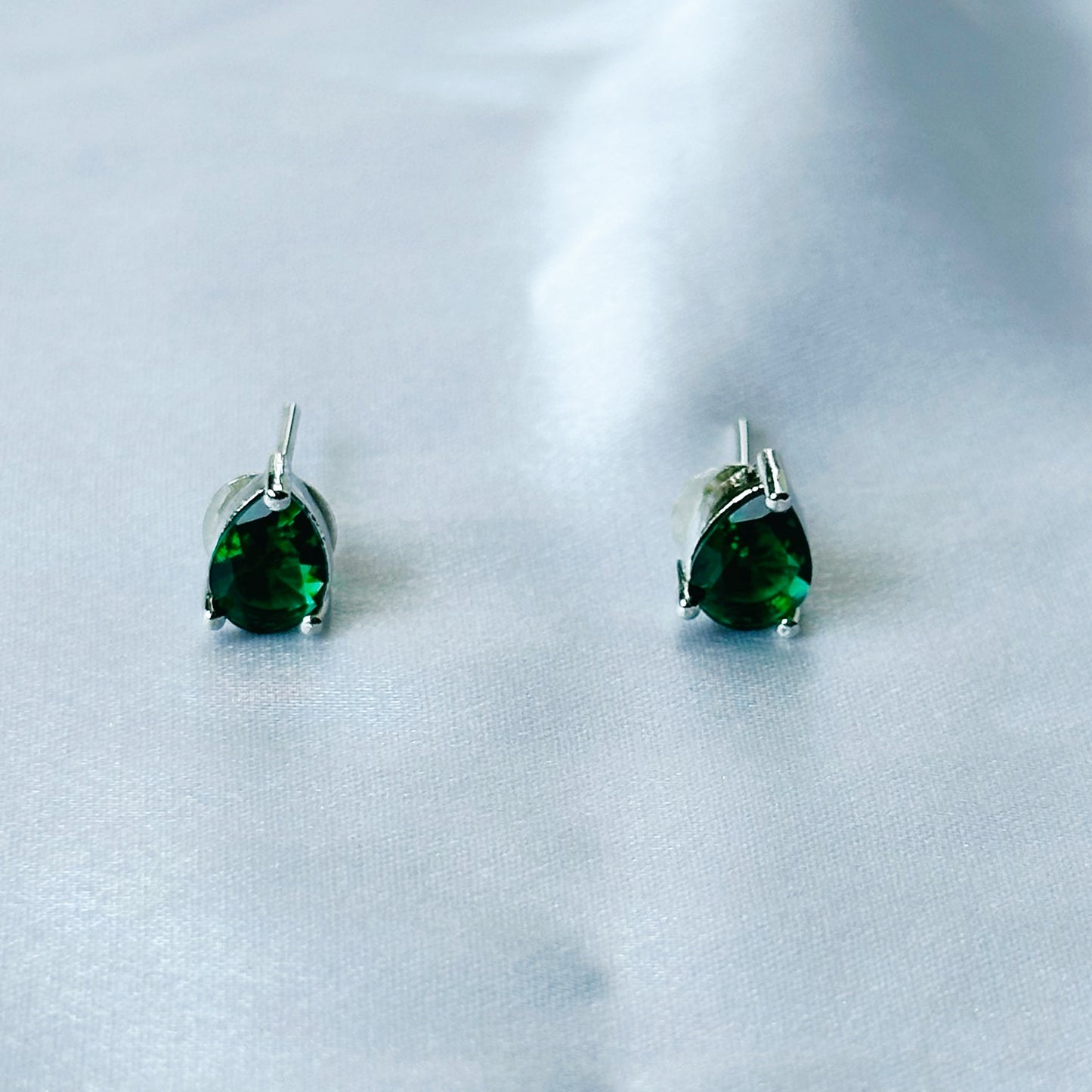 Green Emerald Cubic Zircon American Diamond Silver Plated Pendant Set