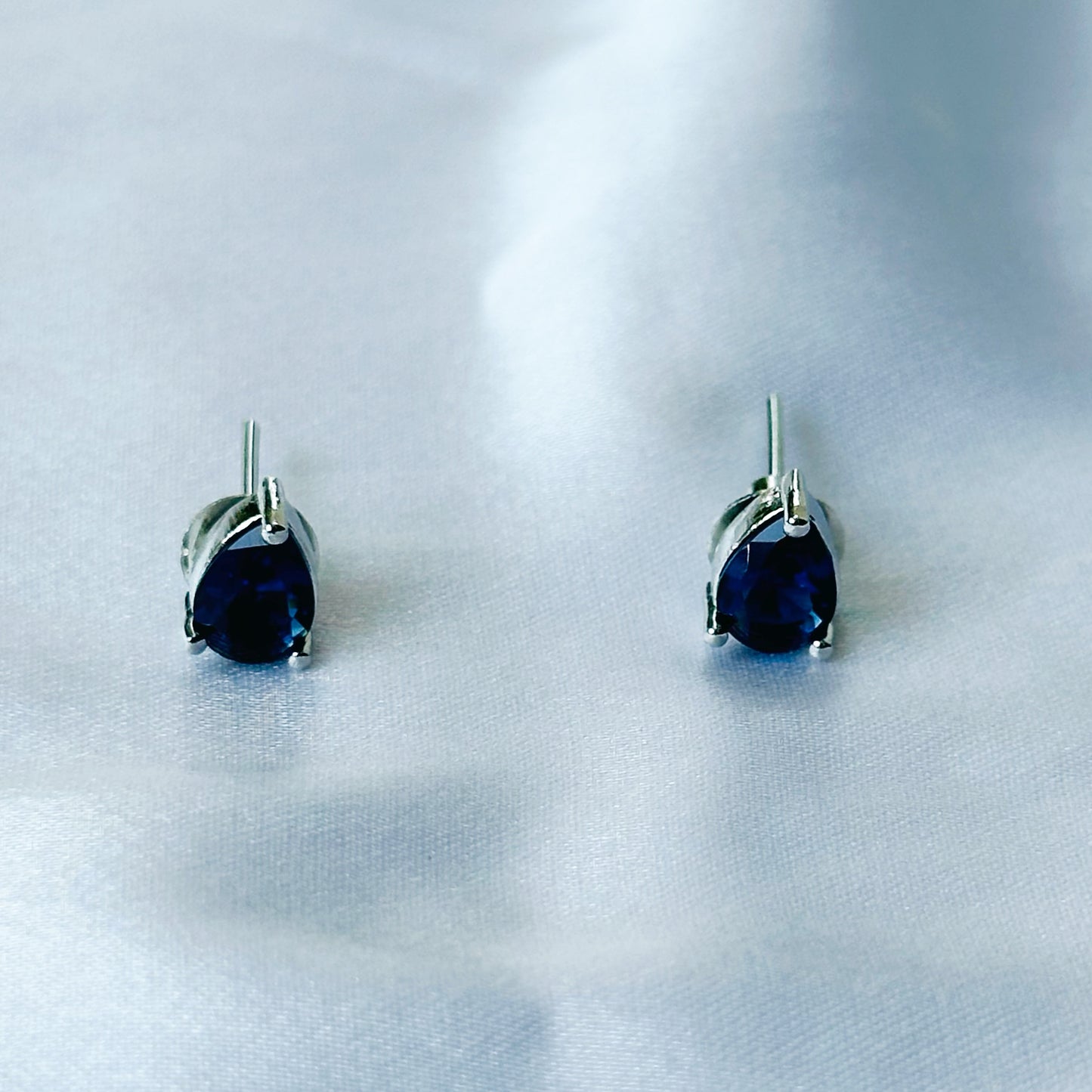 Blue Sapphire Cubic Zircon American Diamond Silver Plated Pendant Set