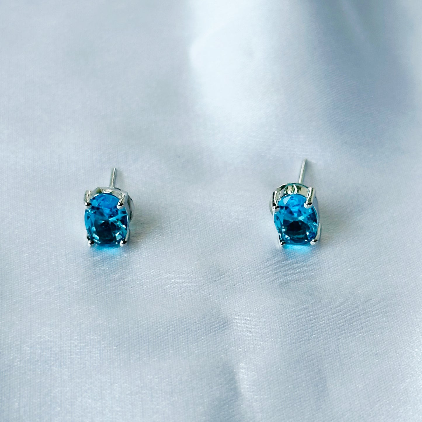 Aqua Blue Sapphire Cubic Zircon American Diamond Silver Plated Pendant Set
