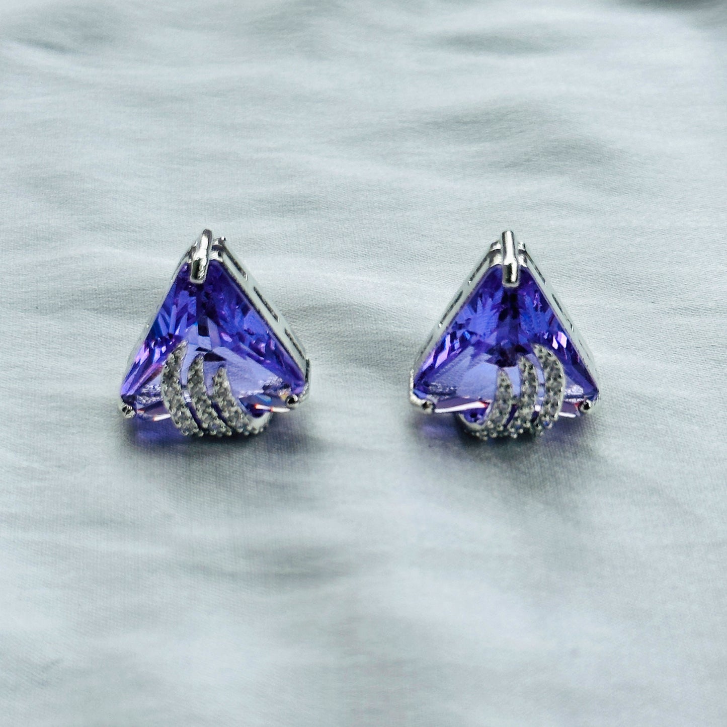 Light Amethyst Cubic Zircon American Diamond Silver Plated Pendant Set
