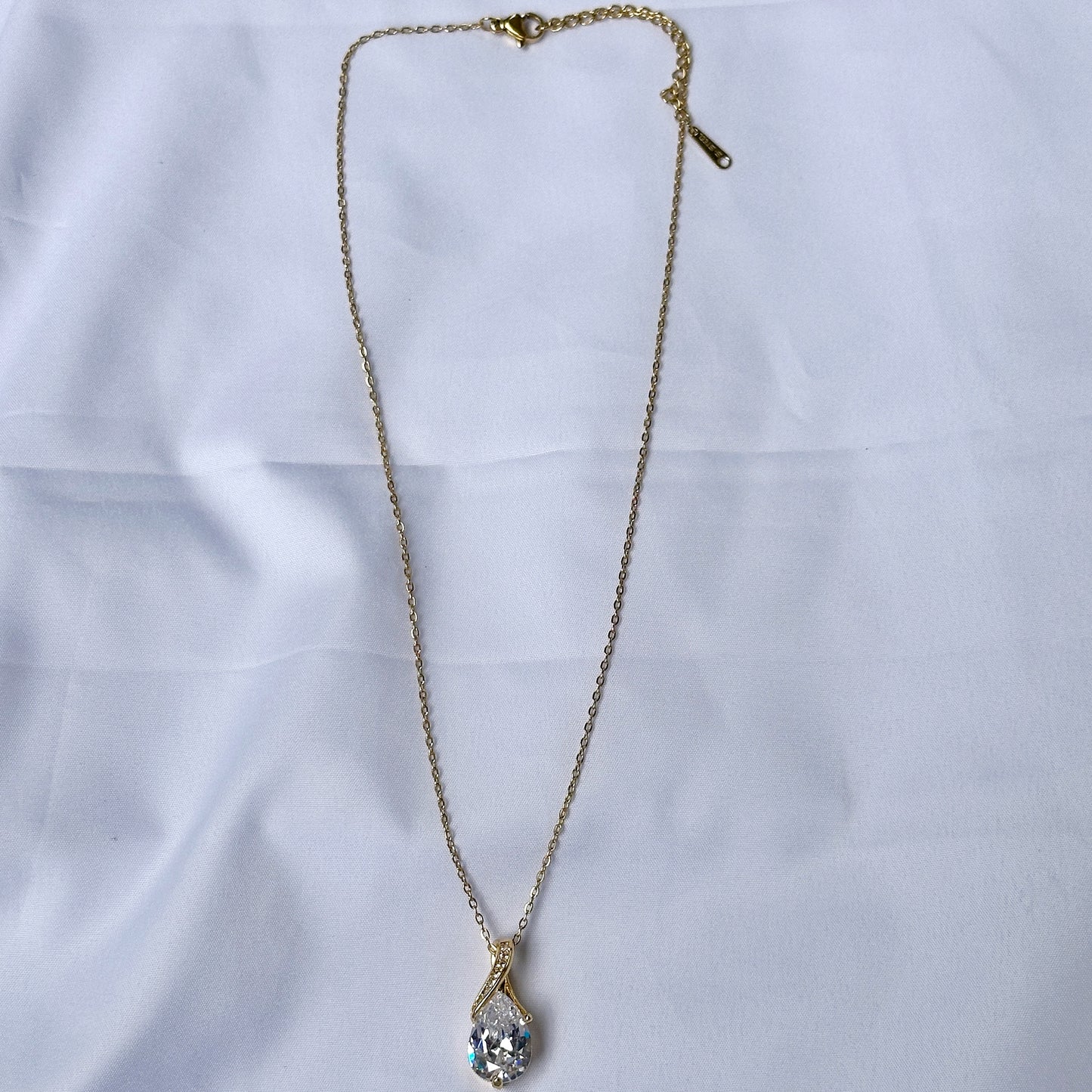 White Crystal Cubic Zircon American Diamond Gold Plated Stainless Steel Necklace