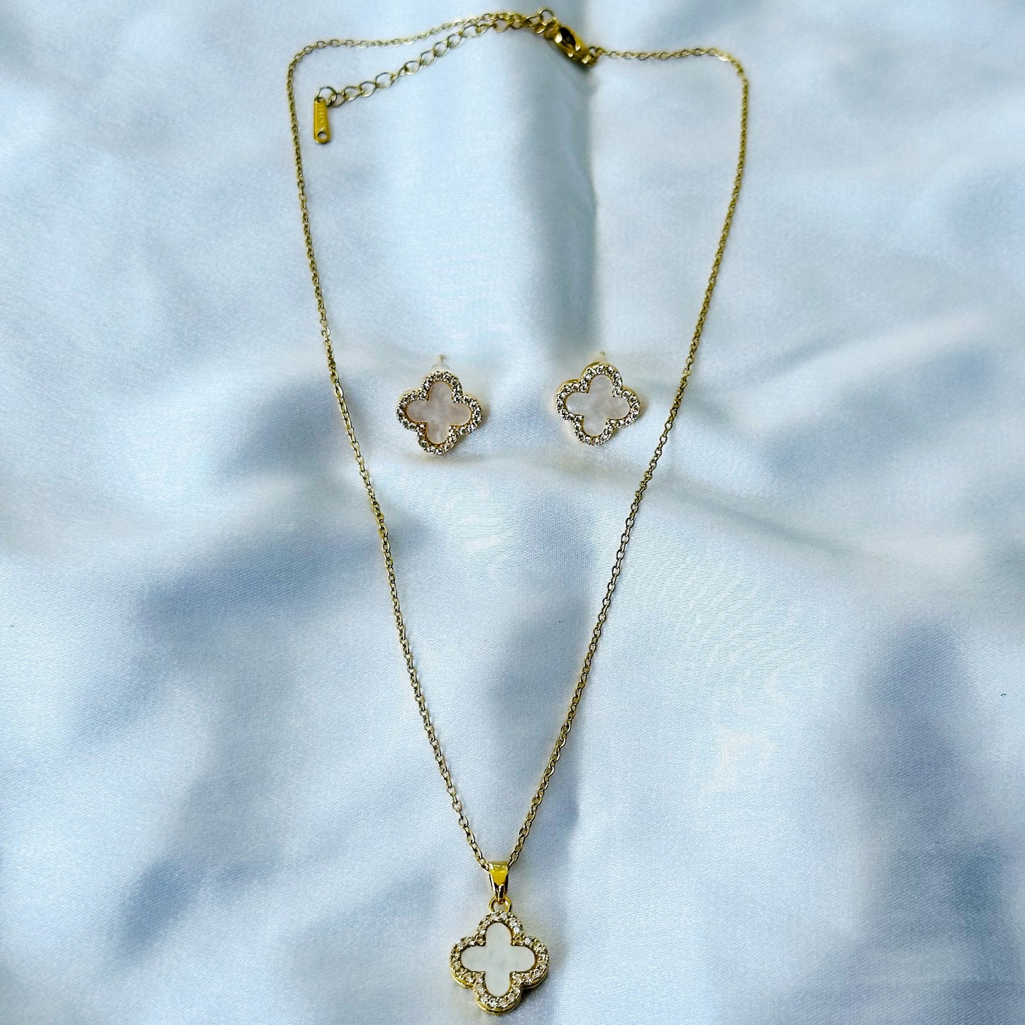 Floral Design Black & White/Gold Plated Stainless Steel Pendant Set