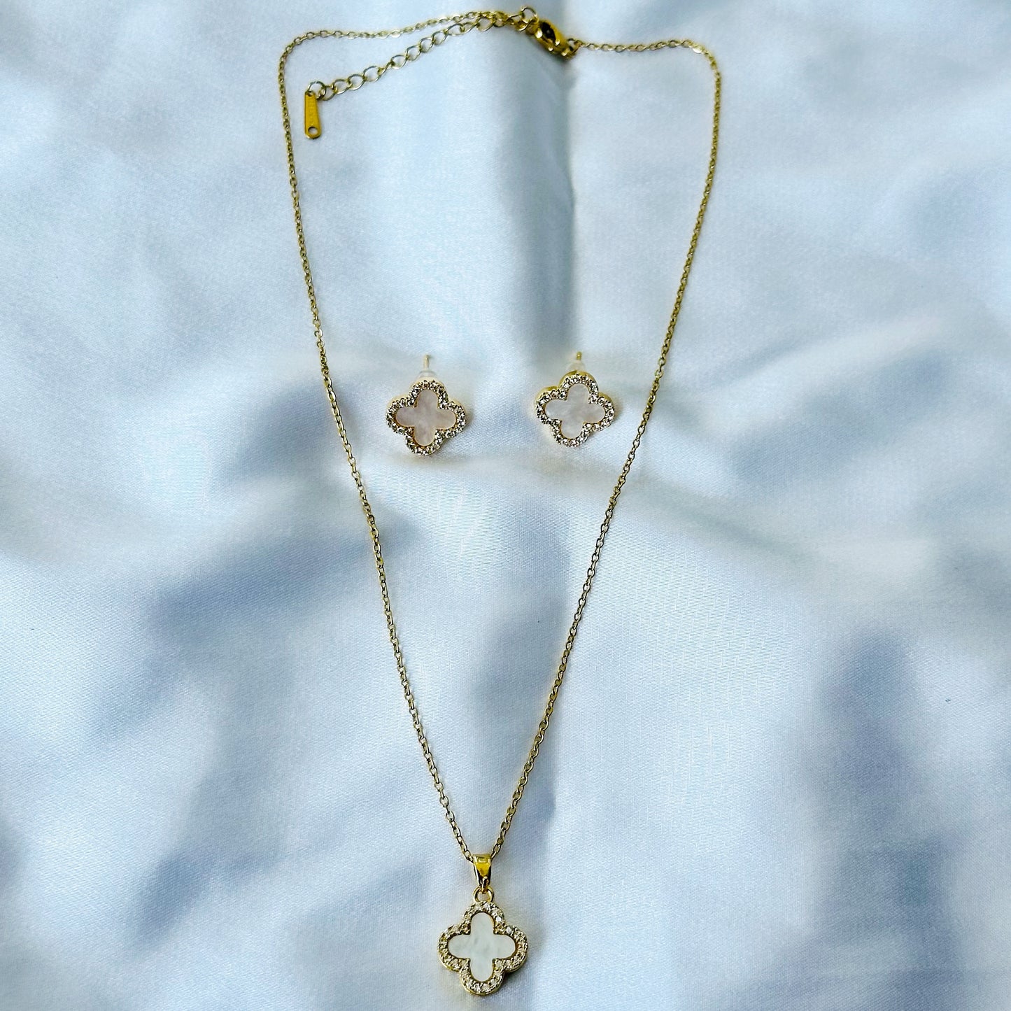 Floral Design Black & White/Gold Plated Stainless Steel Pendant Set