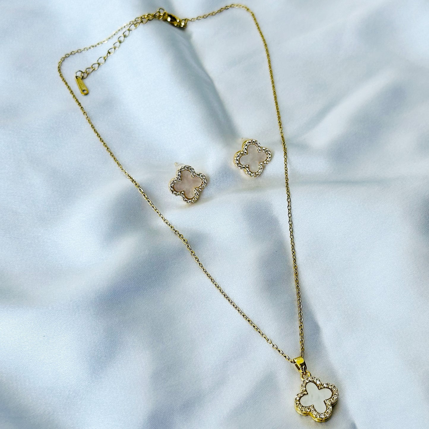 Floral Design Black & White/Gold Plated Stainless Steel Pendant Set