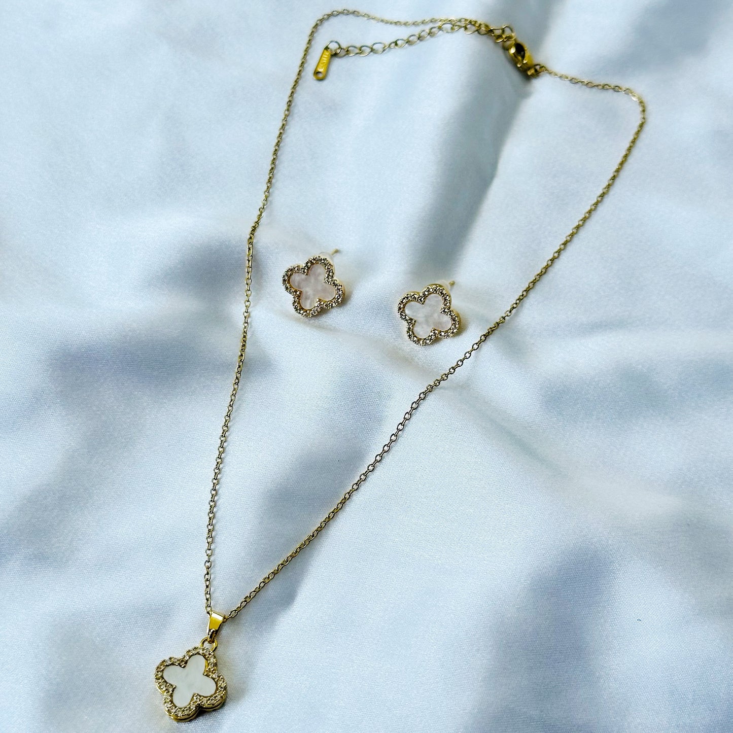 Floral Design Black & White/Gold Plated Stainless Steel Pendant Set