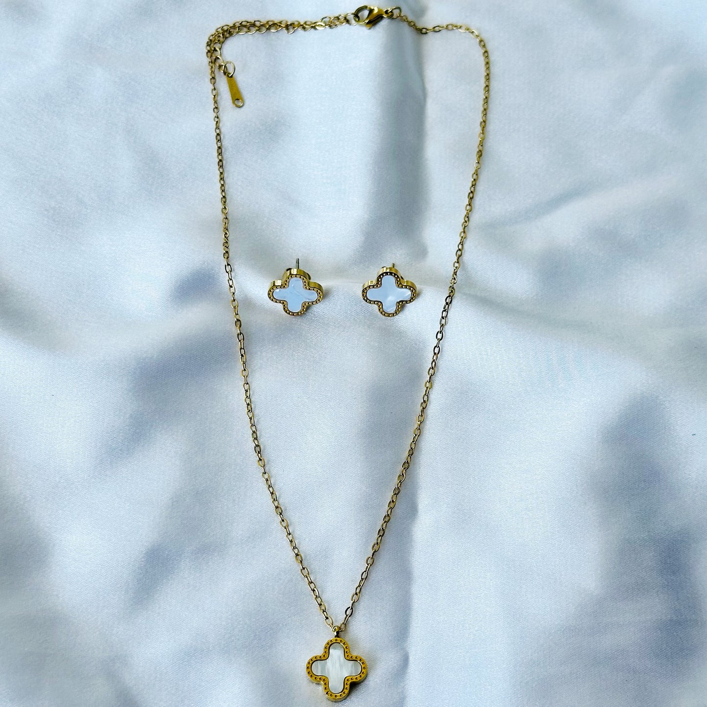 Floral Design White/Gold Plated Stainless Steel Pendant Set