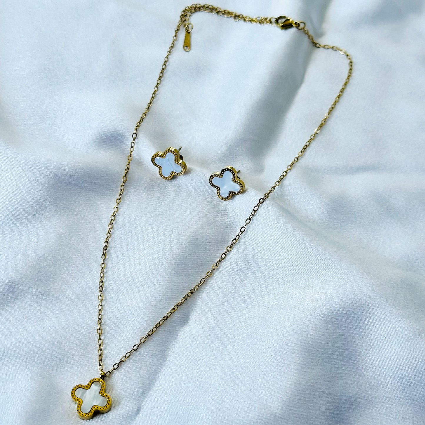 Floral Design White/Gold Plated Stainless Steel Pendant Set