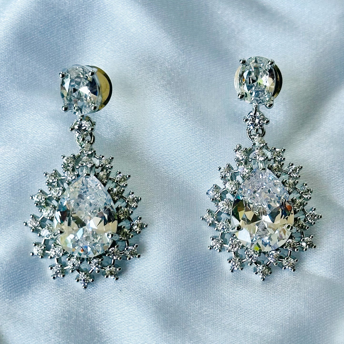 Solitaire Cubic Zircon American Diamond Silver Plated Necklace Set