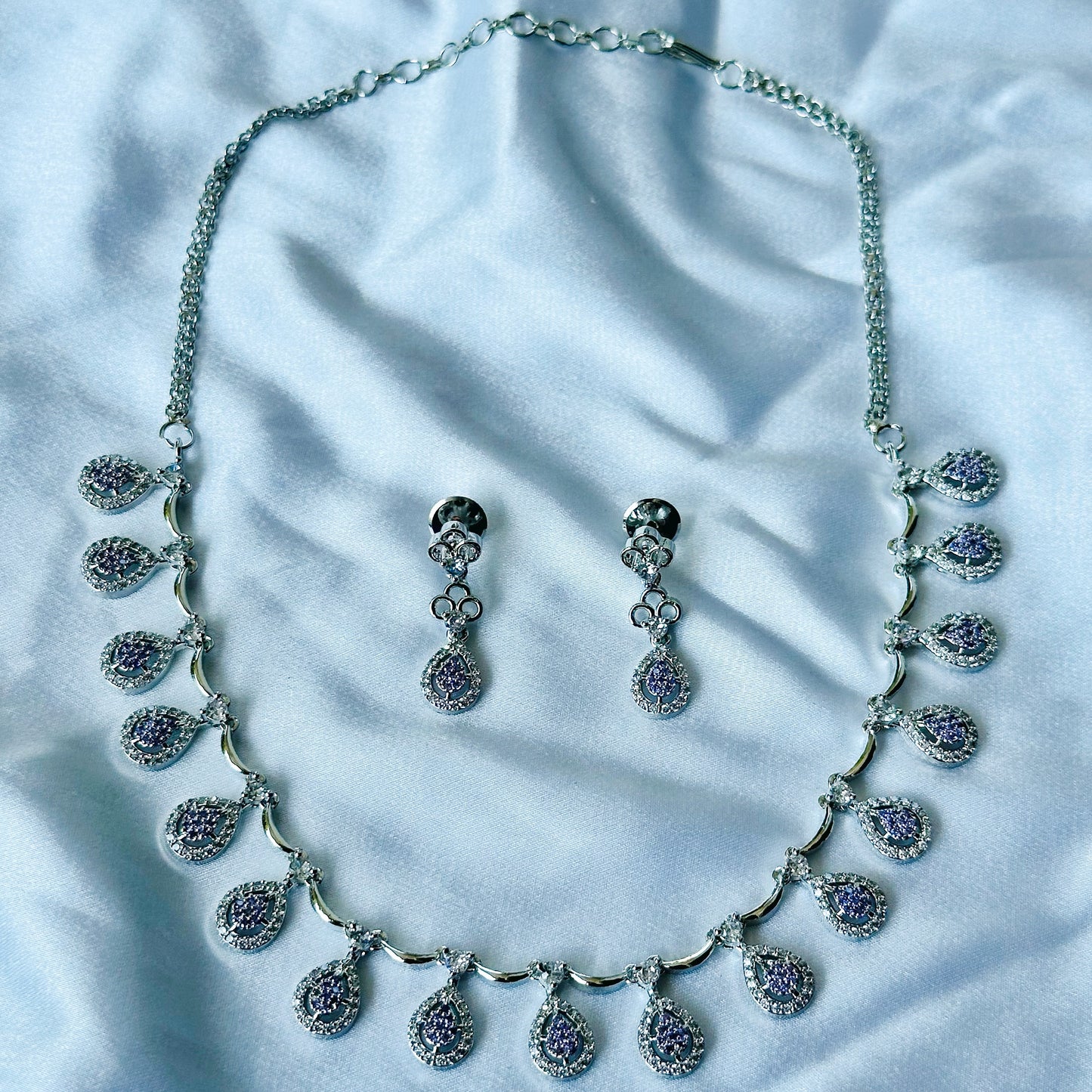 Lt Amethyst/Lilac Cubic Zircon American Diamond Silver Plated Necklace Set