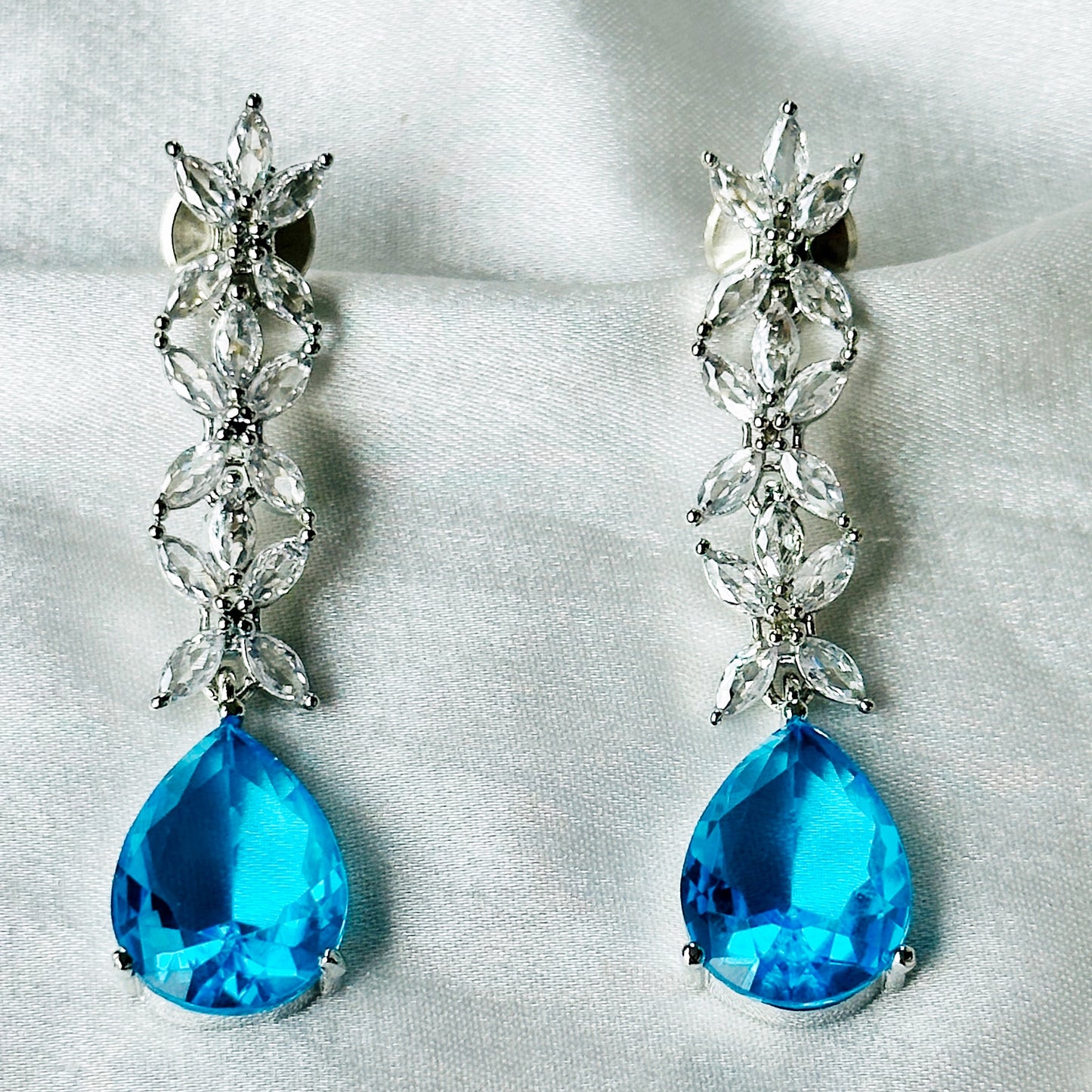 Aqua Blue Sapphire Cubic Zircon American Diamond Silver Plated Necklace Set