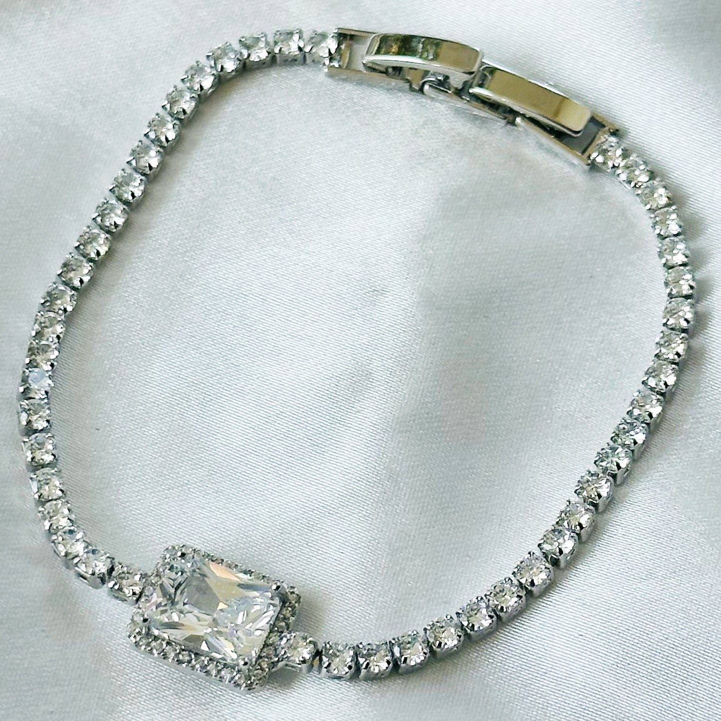 Solitaire Cubic Zirconia American Diamond Silver Plated Bracelet