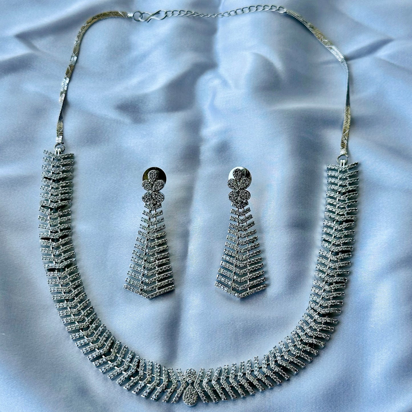 Solitaire Cubic Zircon American Diamond Silver Plated Necklace Set