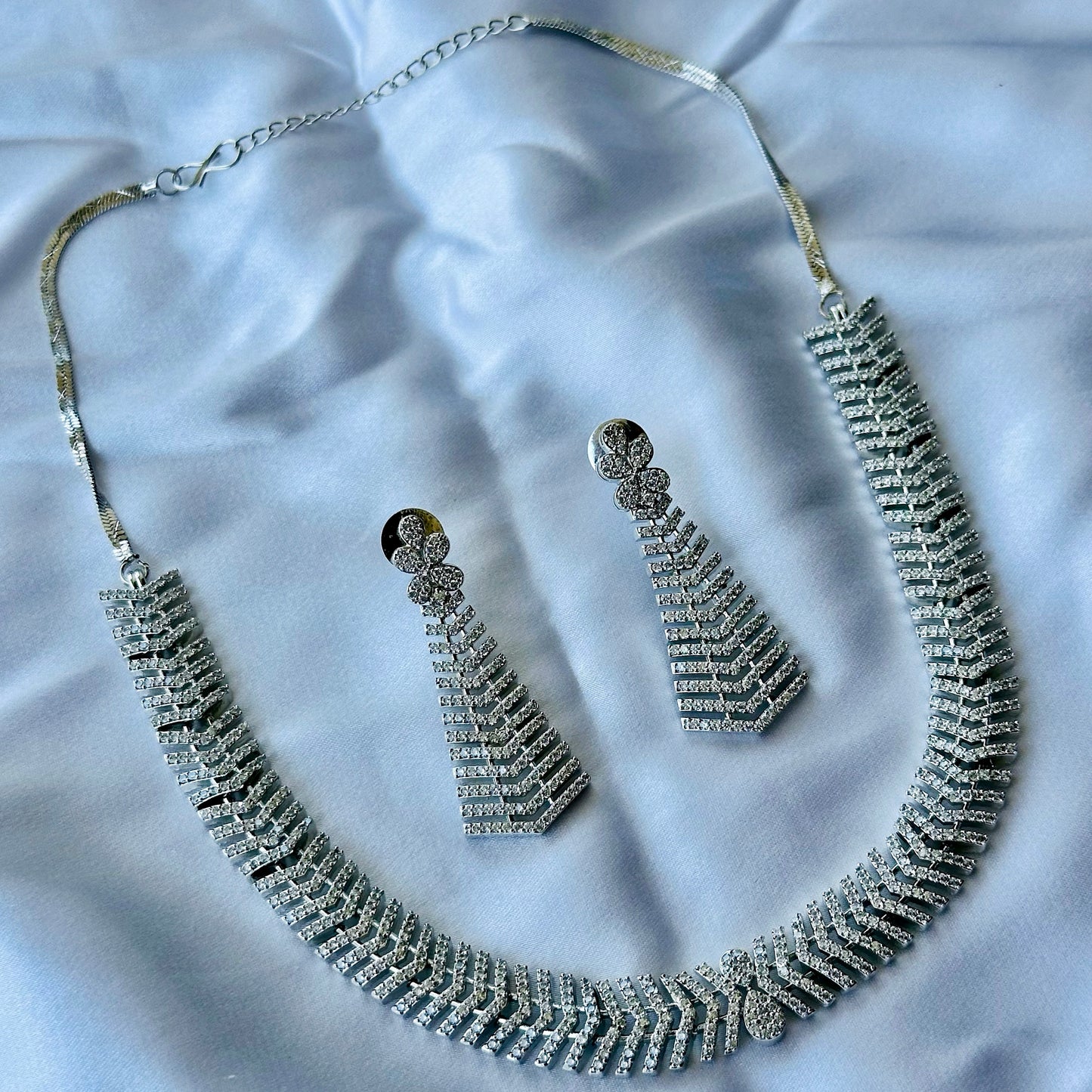 Solitaire Cubic Zircon American Diamond Silver Plated Necklace Set