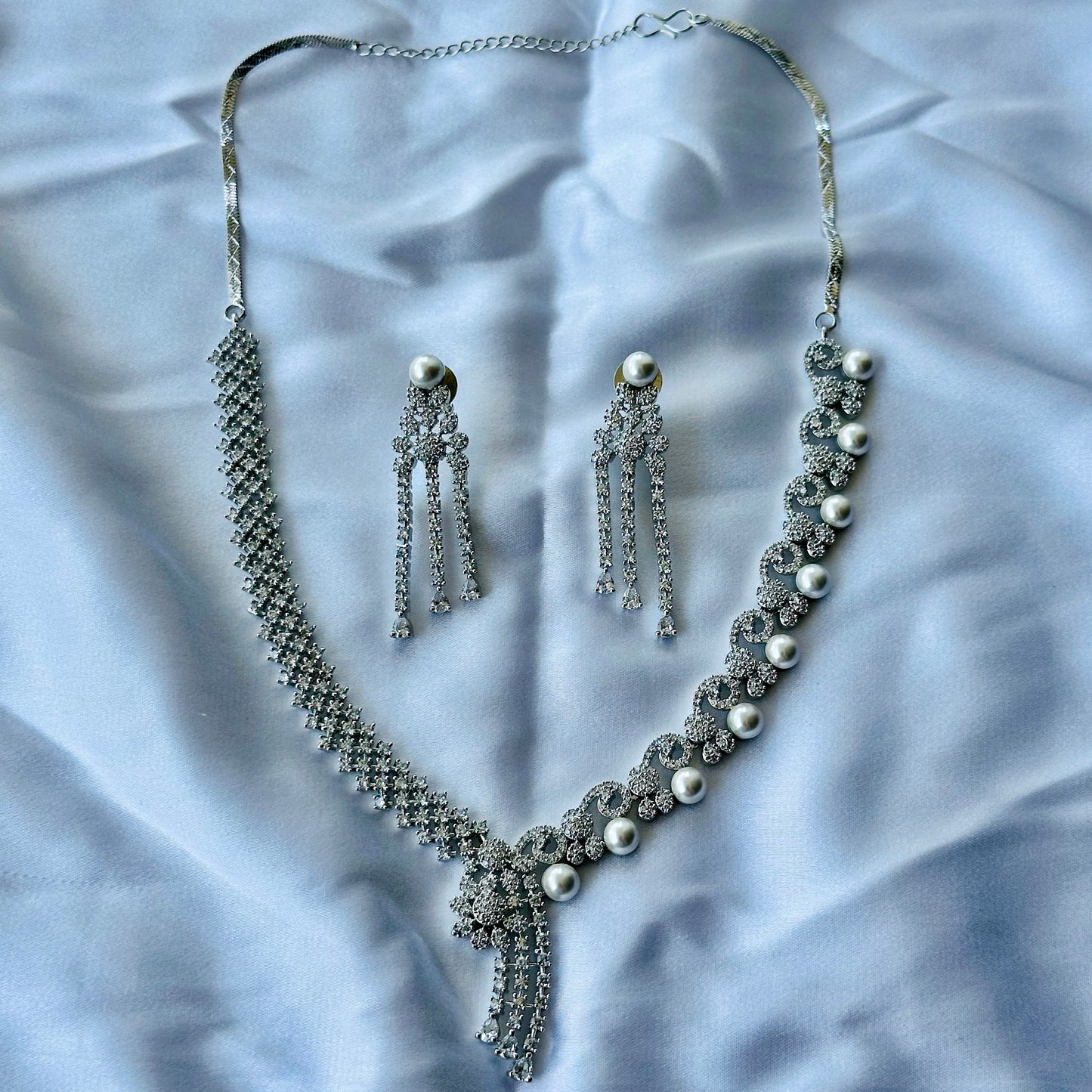 Solitaire Cubic Zircon American Diamond Pearl Studded Silver Plated Necklace Set