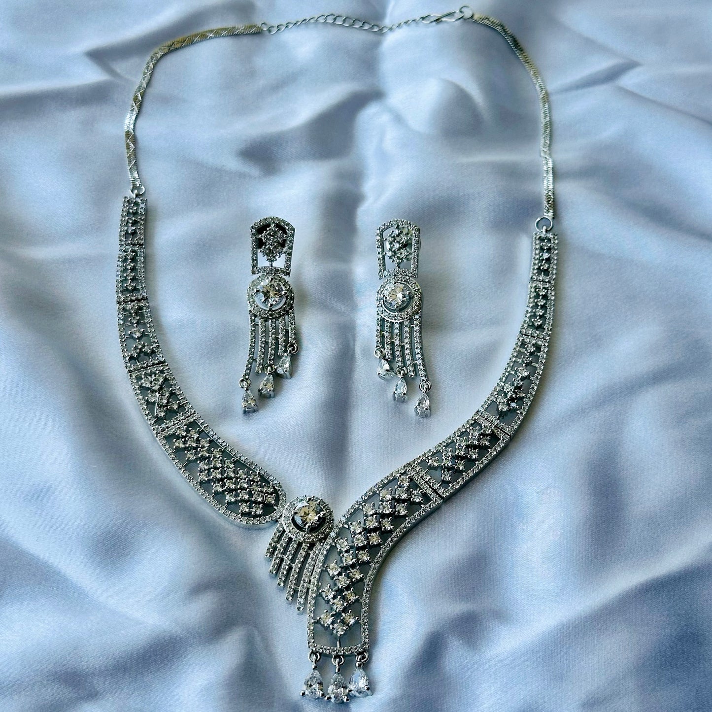 Solitaire Cubic Zircon American Diamond Silver Plated Necklace Set