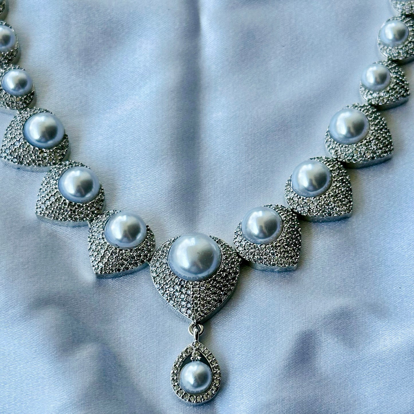 Solitaire Cubic Zircon American Diamond Pearl Studded Silver Plated Necklace Set
