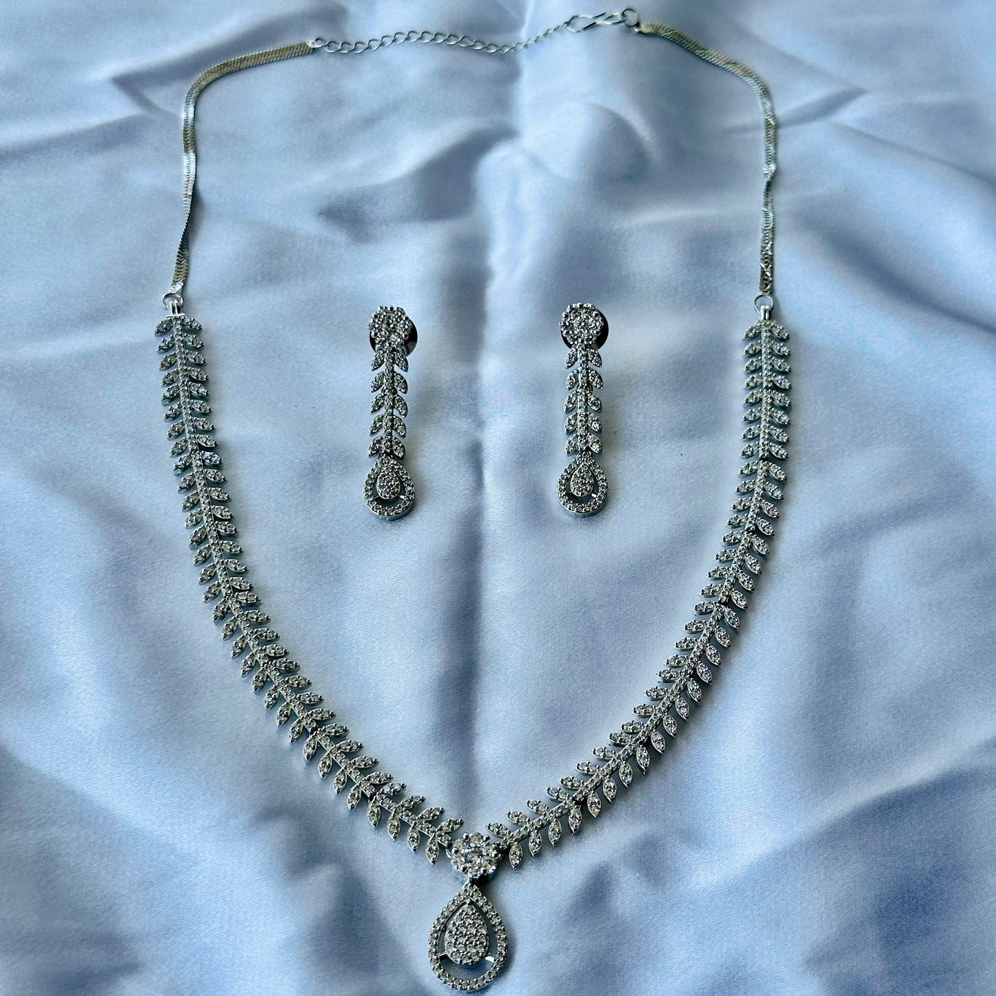 Solitaire Cubic Zircon American Diamond Silver Plated Necklace Set
