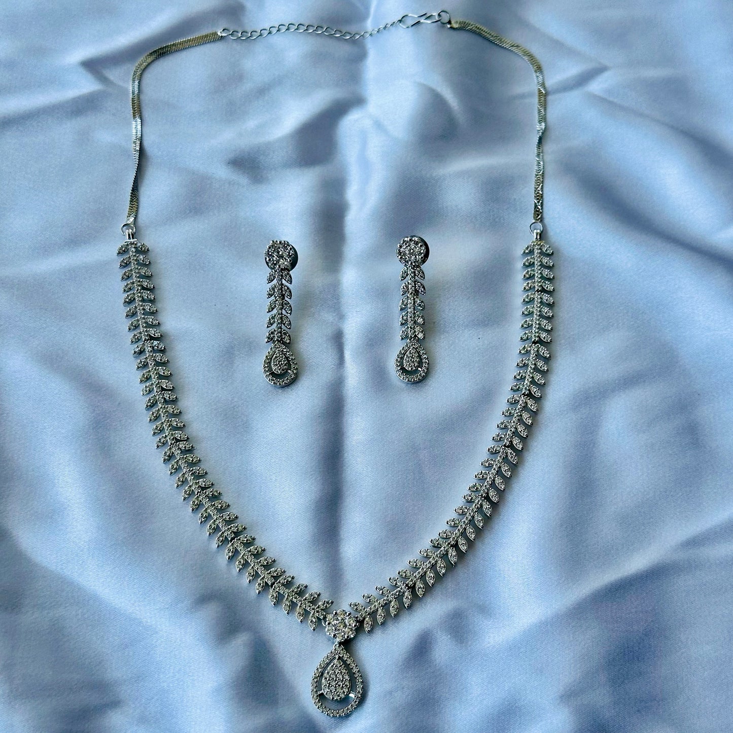 Solitaire Cubic Zircon American Diamond Silver Plated Necklace Set