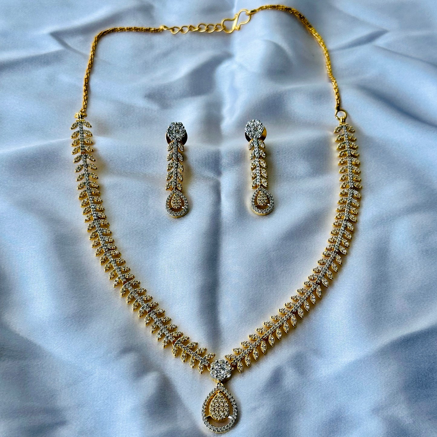 Solitaire Cubic Zircon American Diamond Gold Plated Necklace Set