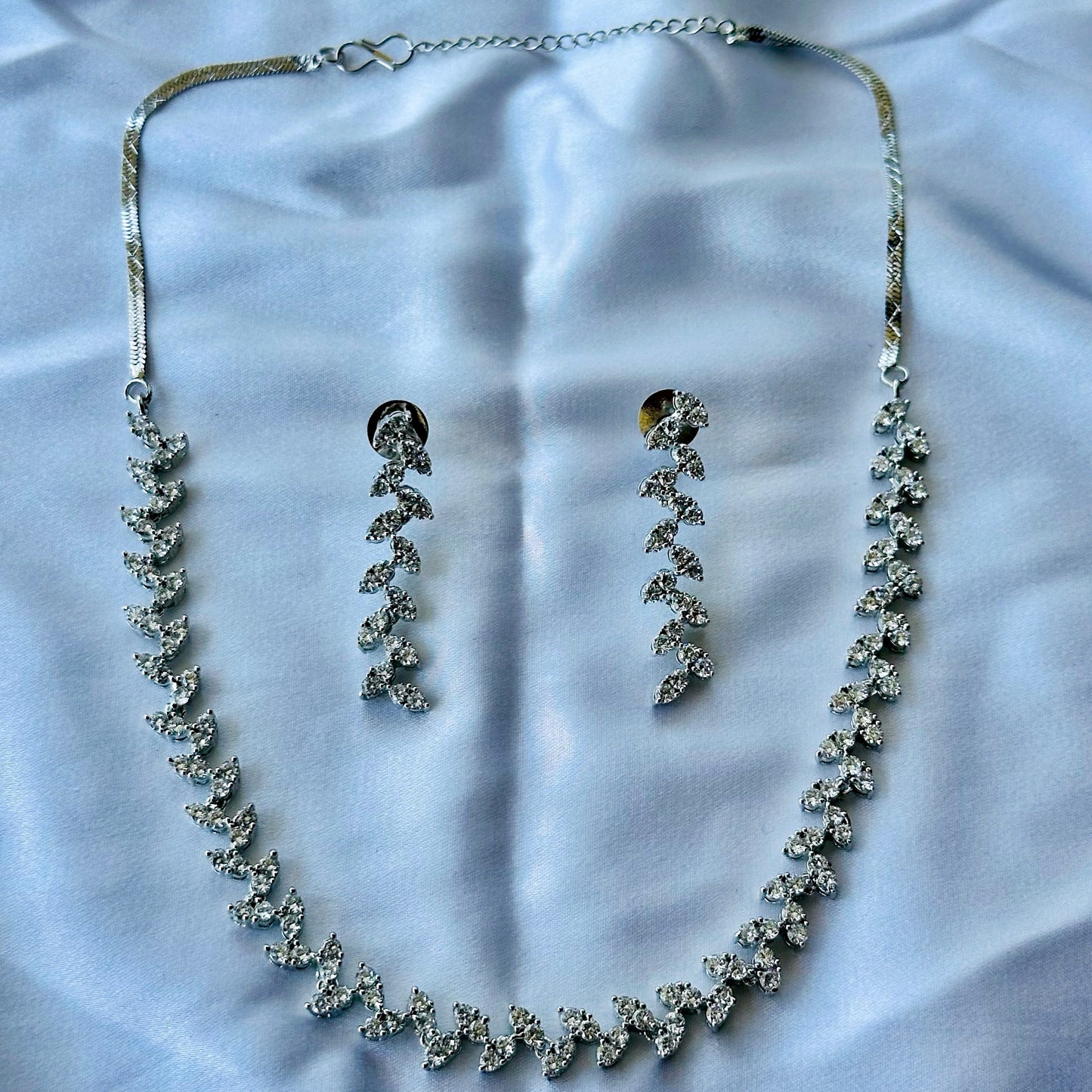 Solitaire Cubic Zircon American Diamond Silver Plated Necklace Set