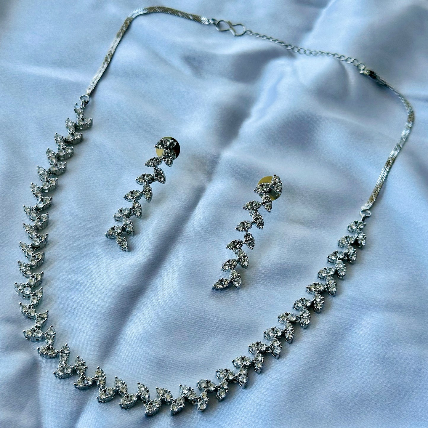 Solitaire Cubic Zircon American Diamond Silver Plated Necklace Set