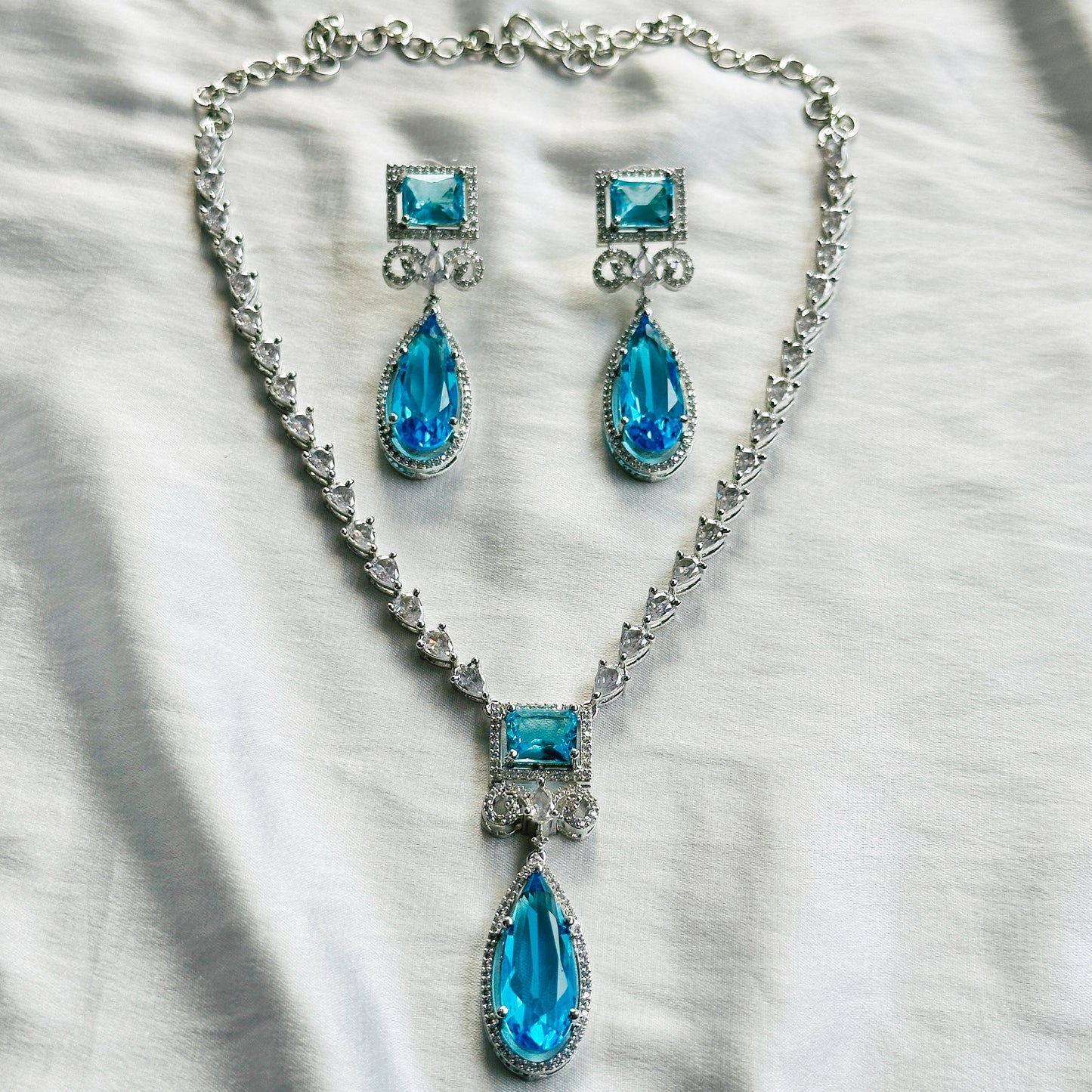 Aqua Blue Sapphire Cubic Zircon Stone American Diamond Silver Plated Necklace Set