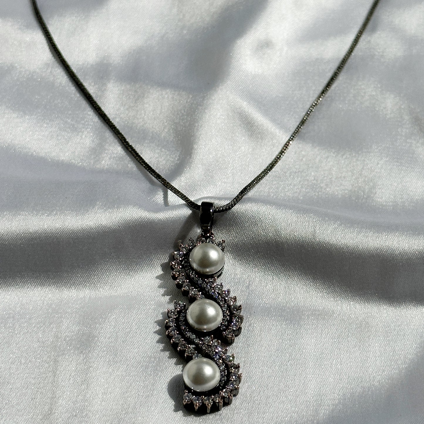 American Diamond Pearl Victorian Plated Pendant Set
