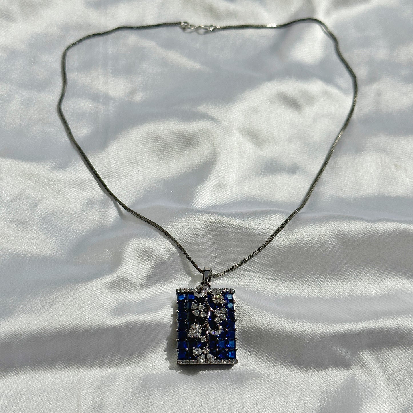 Blue Sapphire Cubic Zircon American Diamond Victorian Plating Pendant Set