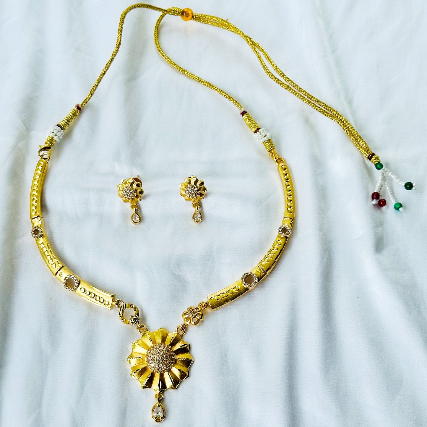 Round Floral Design American Diamond 1 Micron Gold Plated Necklace Set