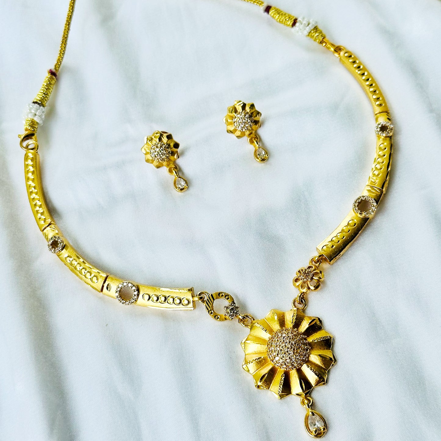 Round Floral Design American Diamond 1 Micron Gold Plated Necklace Set
