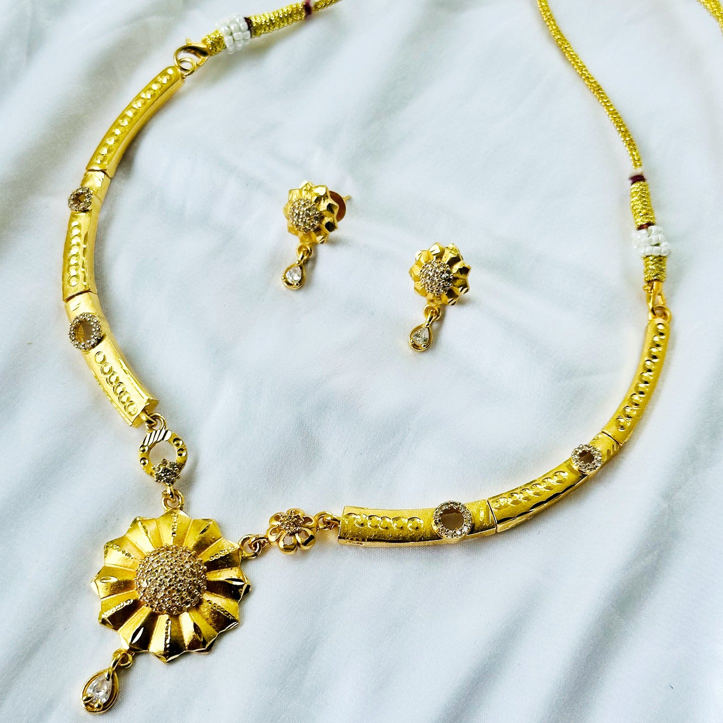Round Floral Design American Diamond 1 Micron Gold Plated Necklace Set