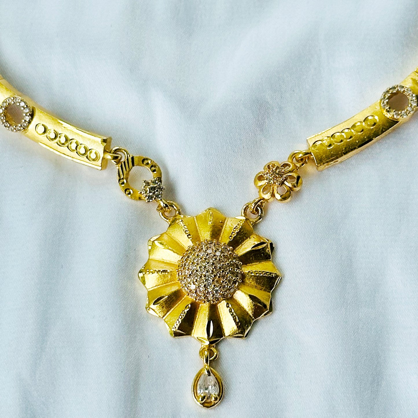 Round Floral Design American Diamond 1 Micron Gold Plated Necklace Set