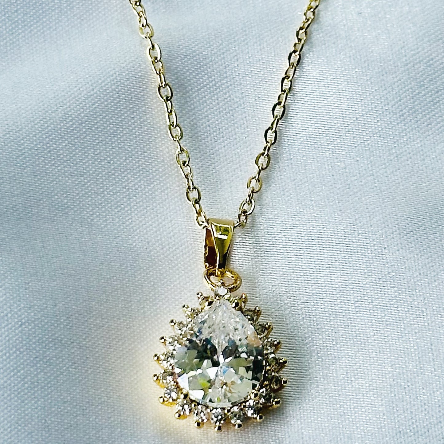 Solitaire Cubic Zirconia American Diamond Gold Plated Anti-Tarnish Necklace