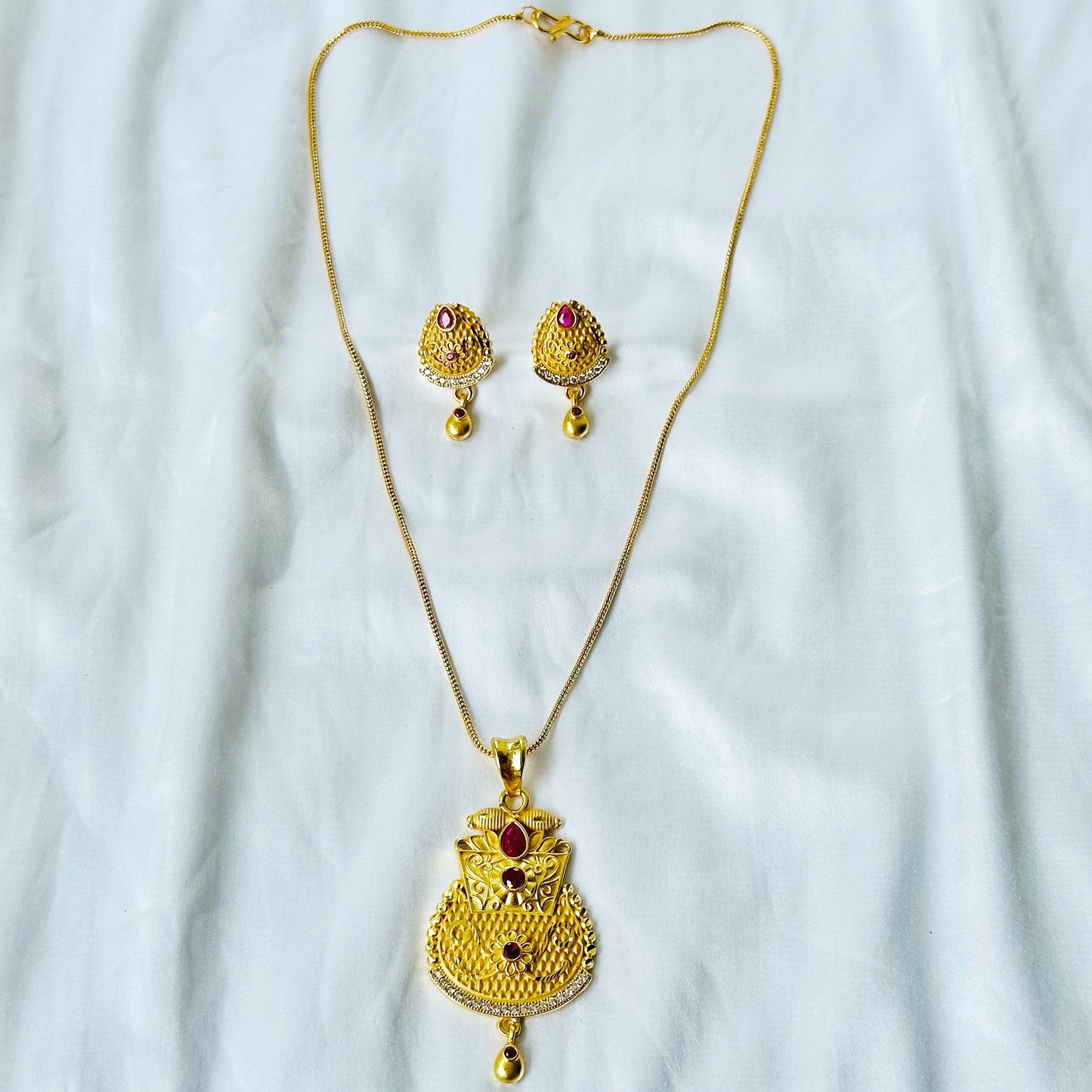 Drop Design American Diamond 1 Micron Gold Plated Pendant Set