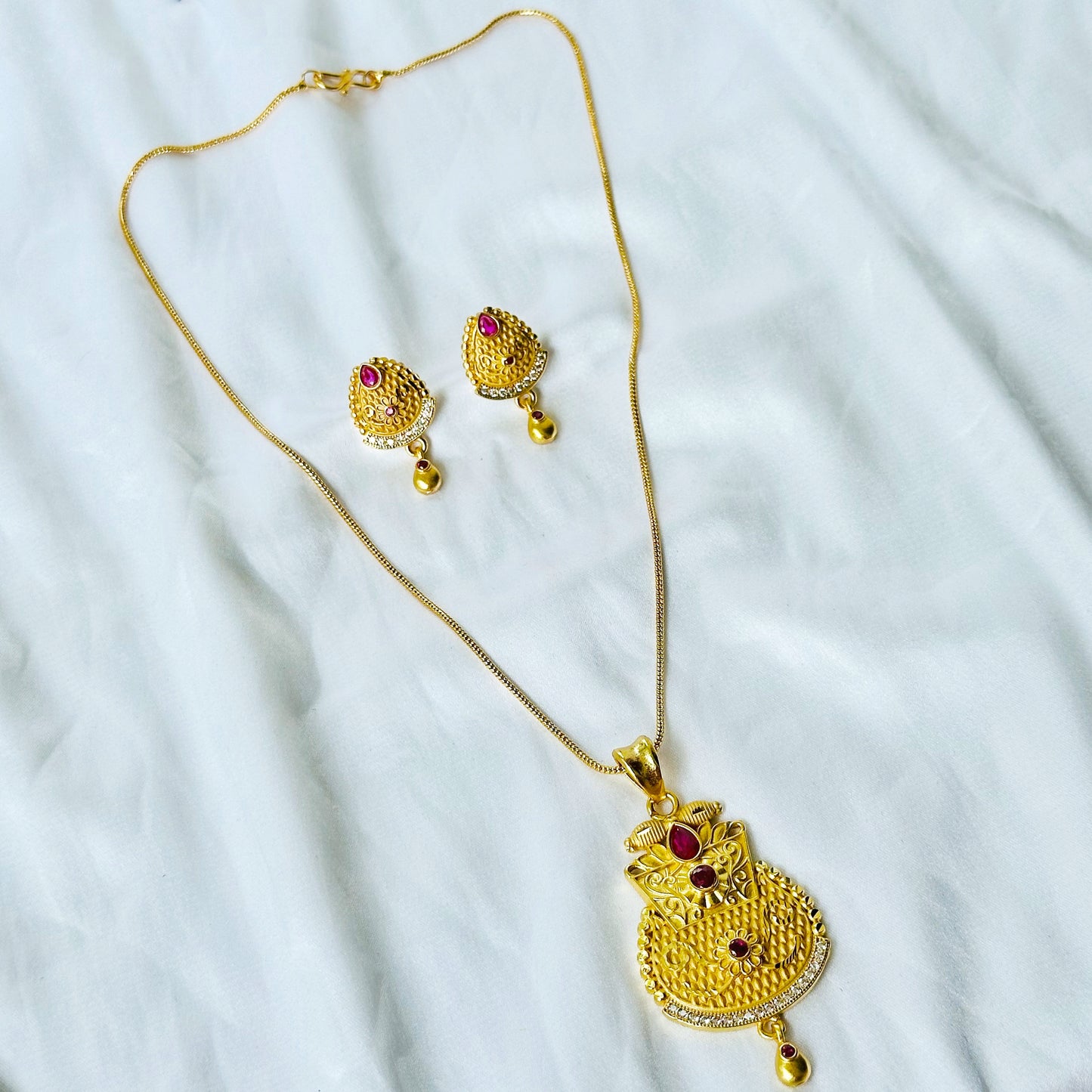 Drop Design American Diamond 1 Micron Gold Plated Pendant Set