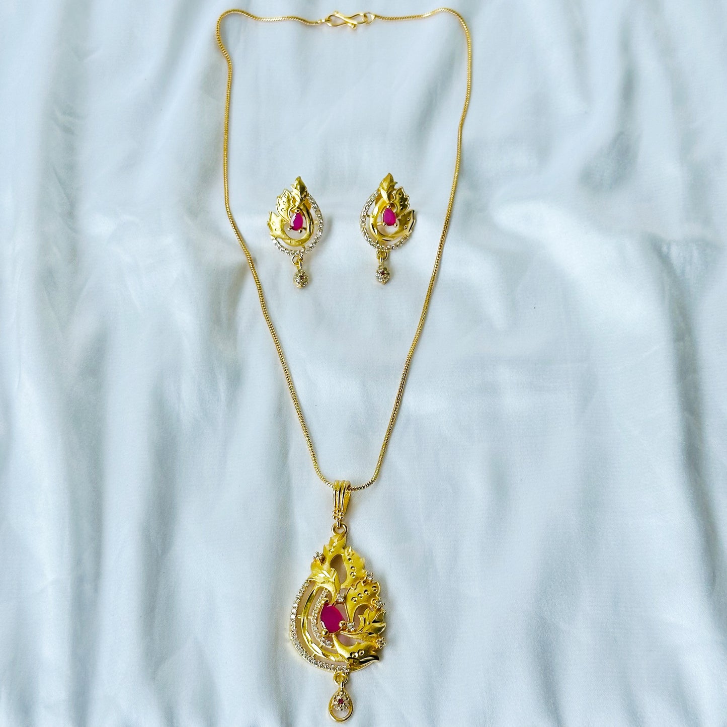 Floral Leaf Drop Design American Diamond 1 Micron Gold Plated Pendant Set