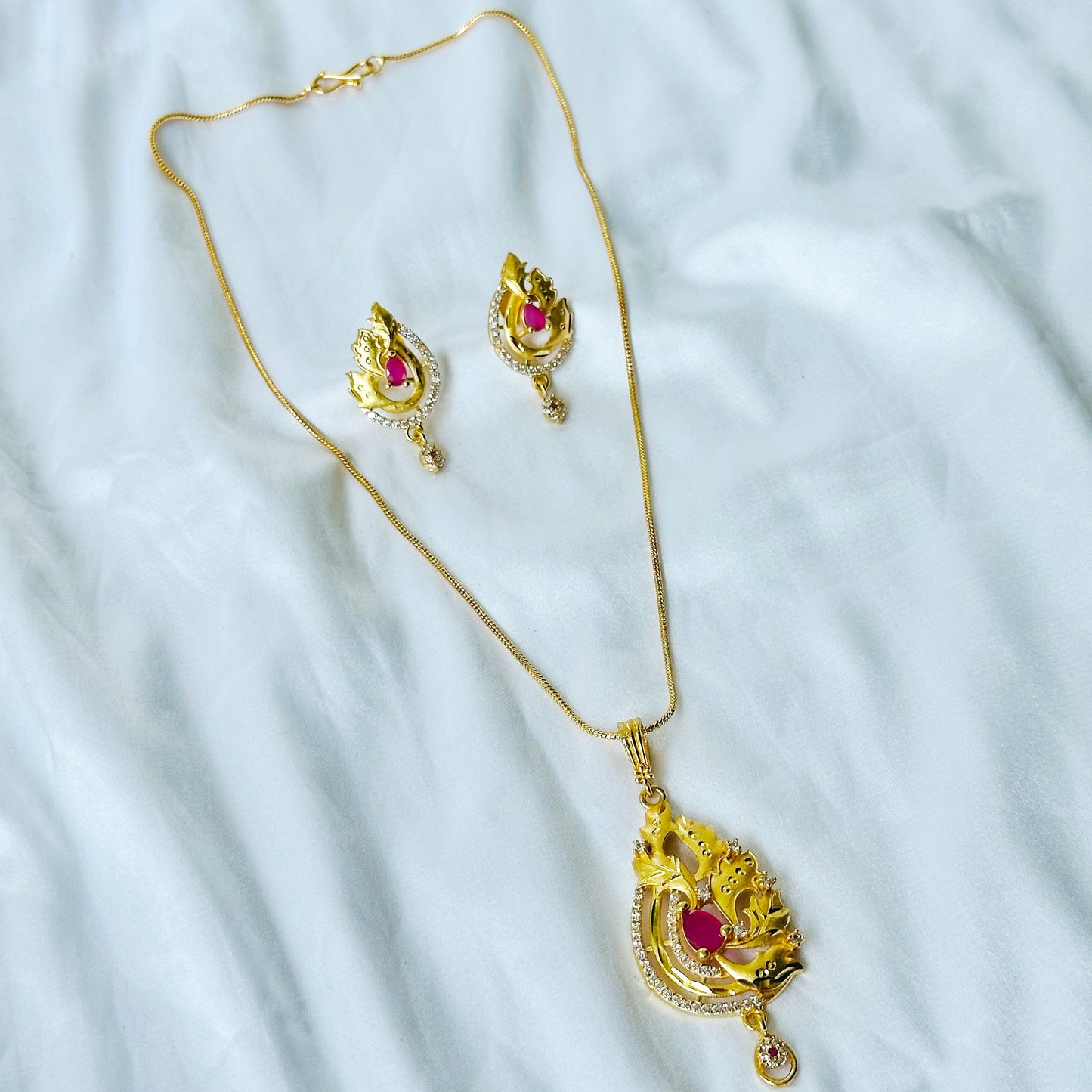Floral Leaf Drop Design American Diamond 1 Micron Gold Plated Pendant Set