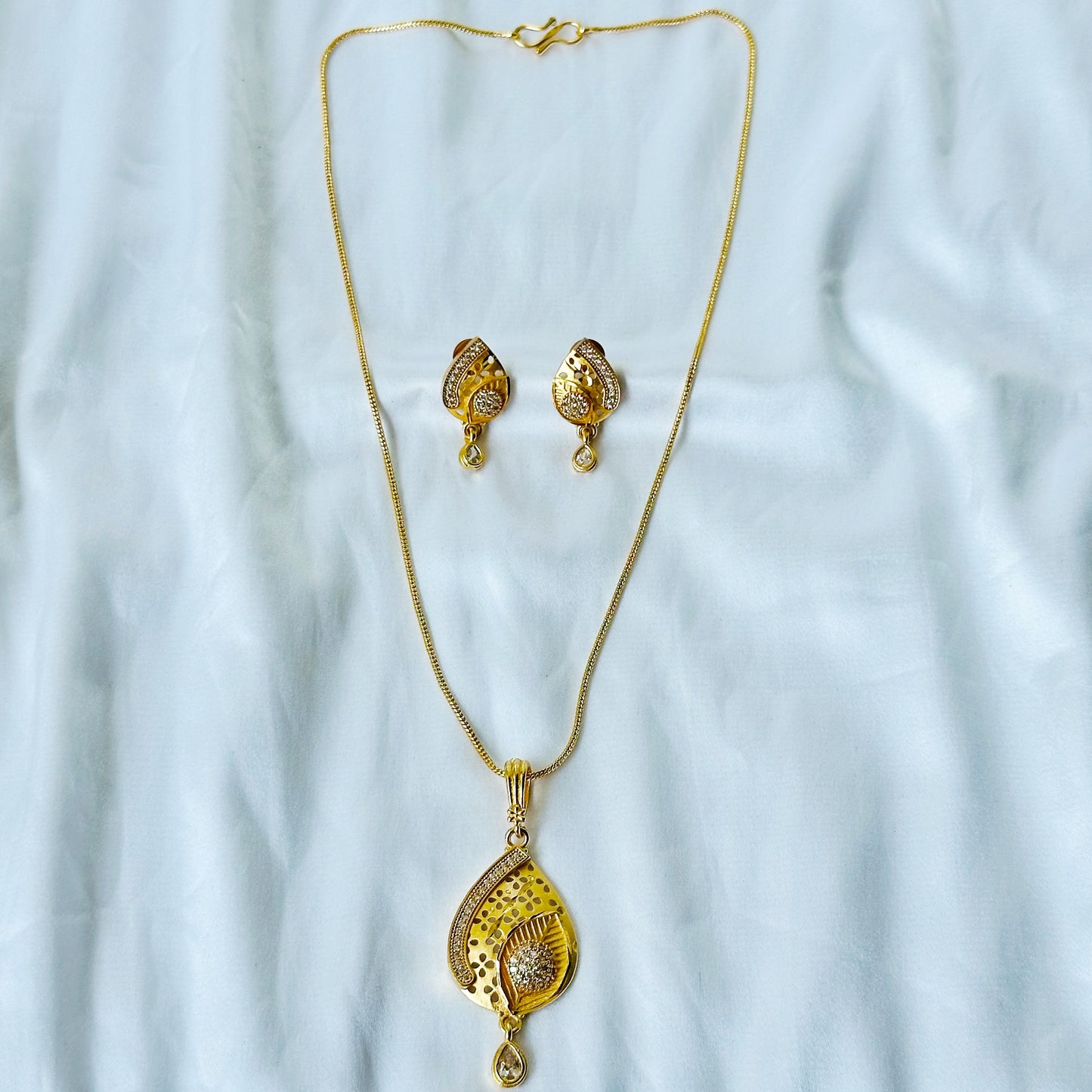 Leaf Drop Design American Diamond 1 Micron Gold Plated Pendant Set
