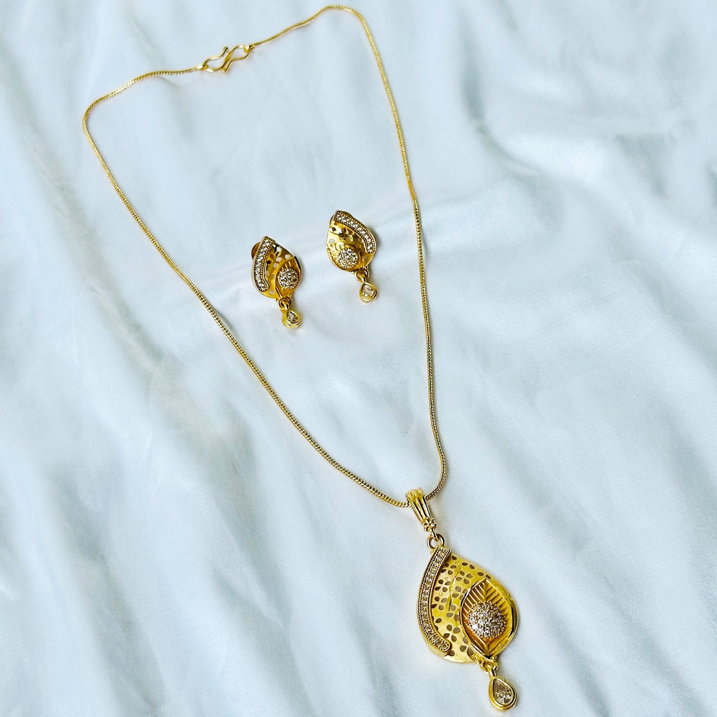 Leaf Drop Design American Diamond 1 Micron Gold Plated Pendant Set