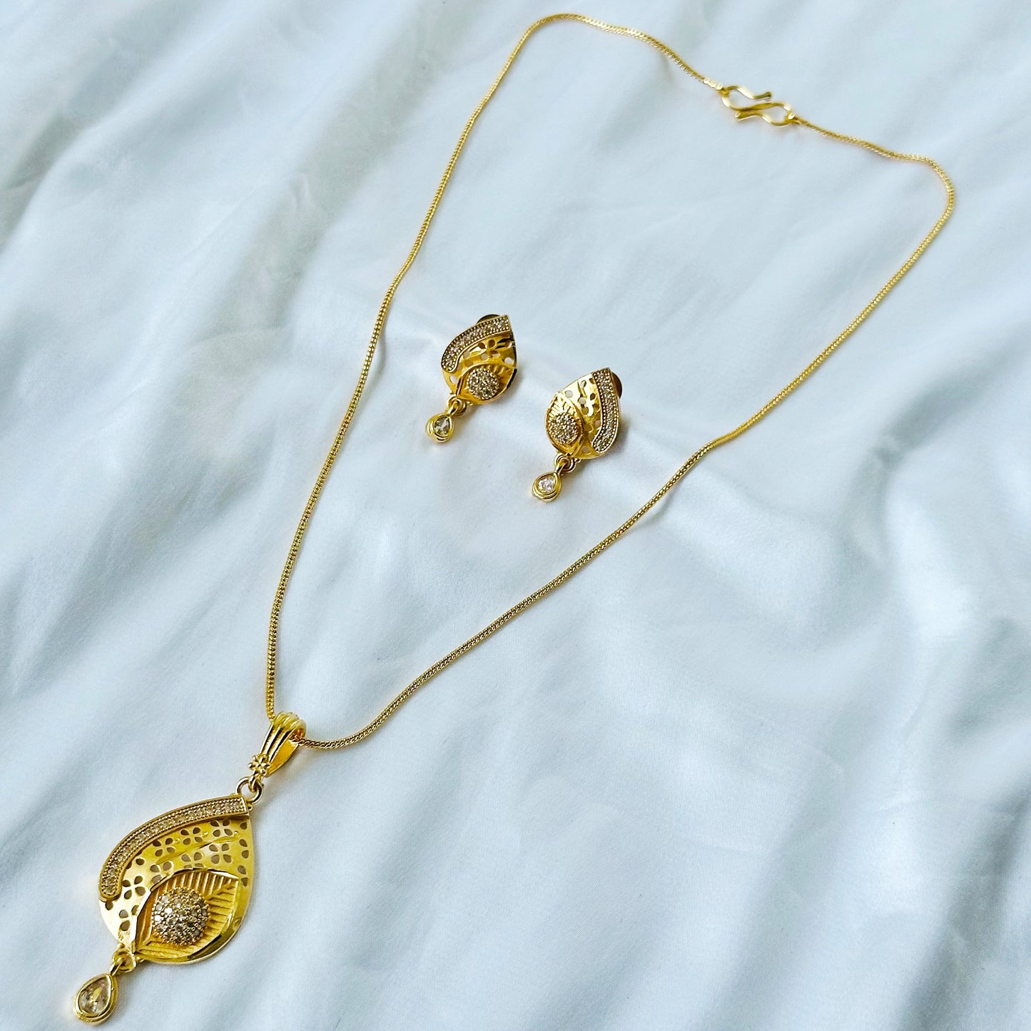Leaf Drop Design American Diamond 1 Micron Gold Plated Pendant Set