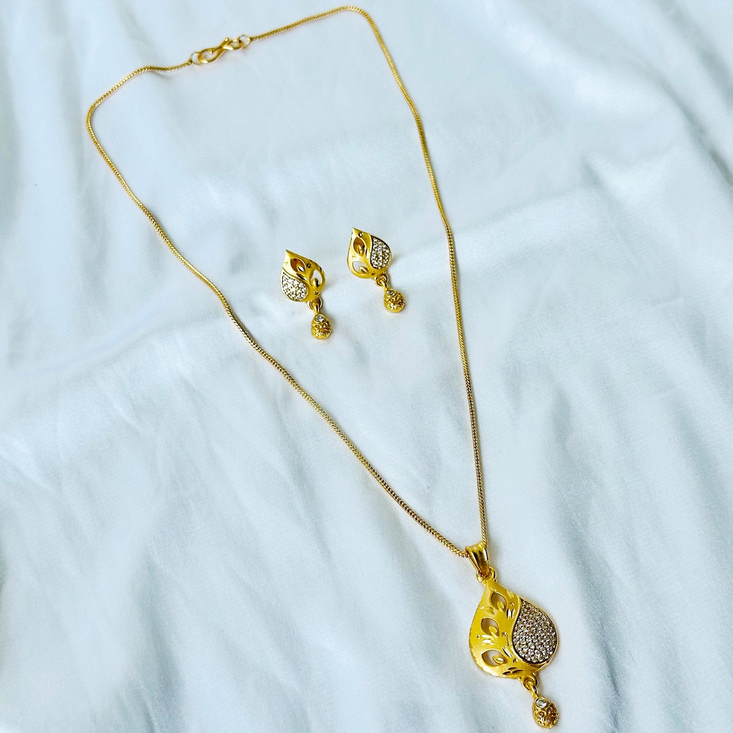 Leaf Drop Design American Diamond 1 Micron Gold Plated Pendant Set
