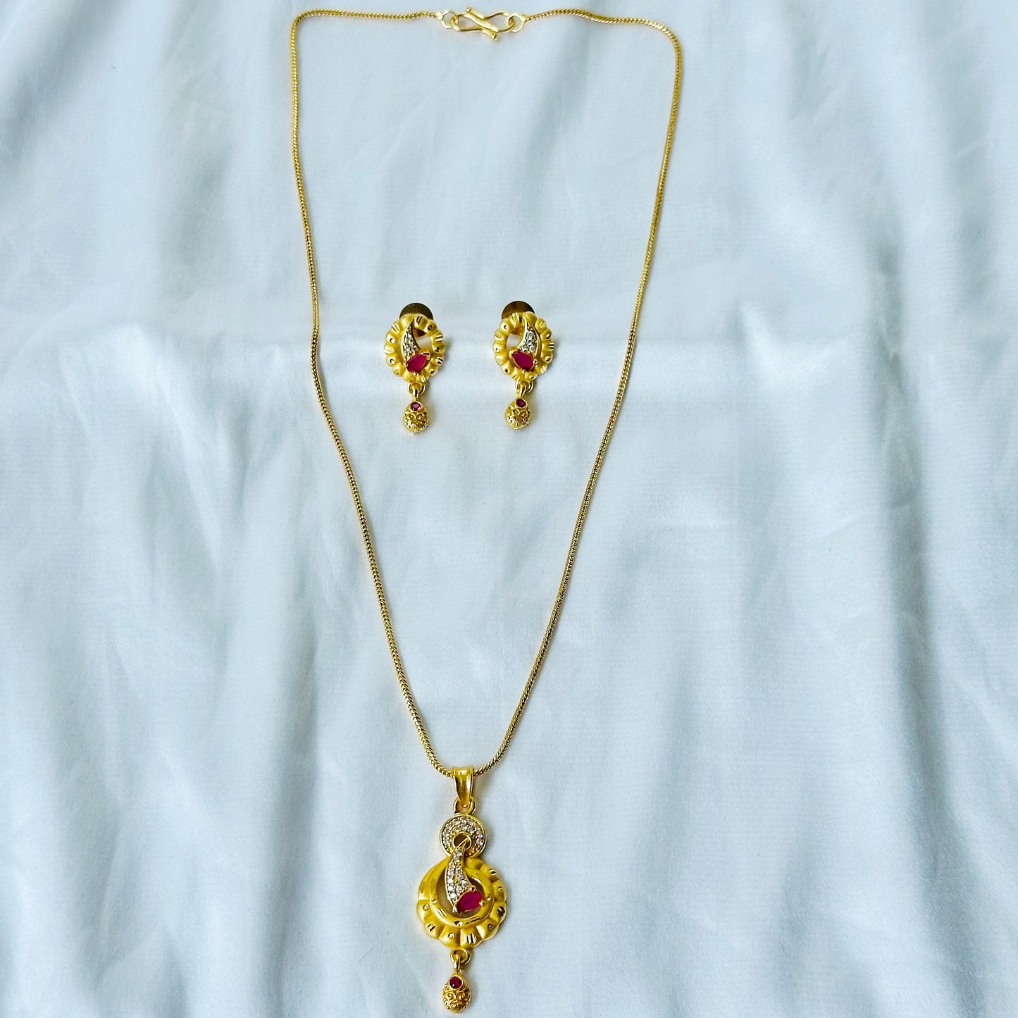 Round Drop Design American Diamond 1 Micron Gold Plated Pendant Set
