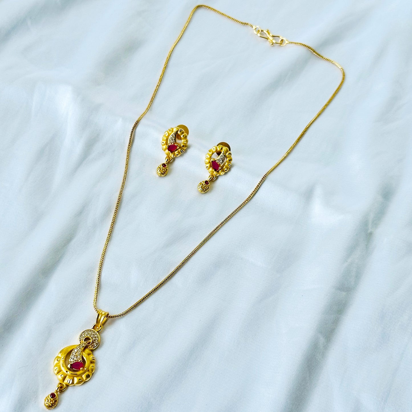 Round Drop Design American Diamond 1 Micron Gold Plated Pendant Set